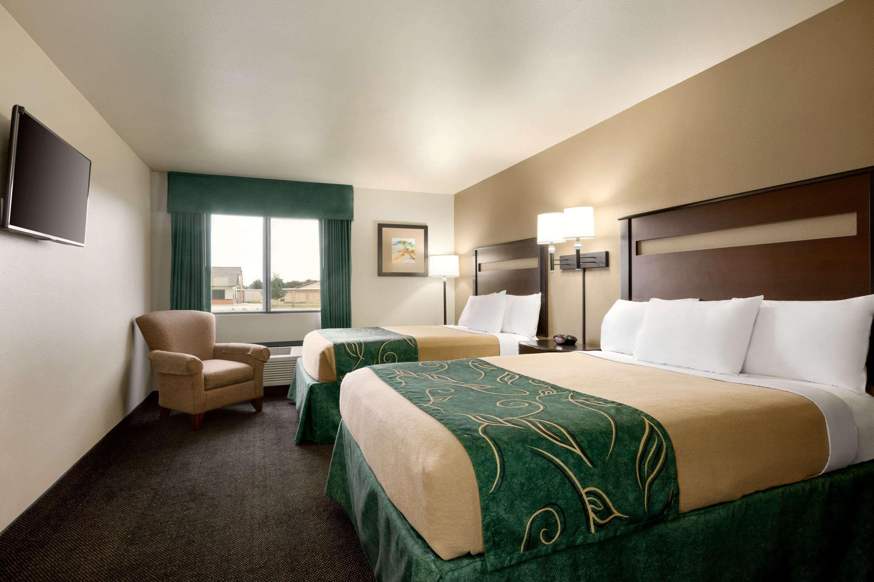 Baymont By Wyndham Glendive Hotel Exterior photo