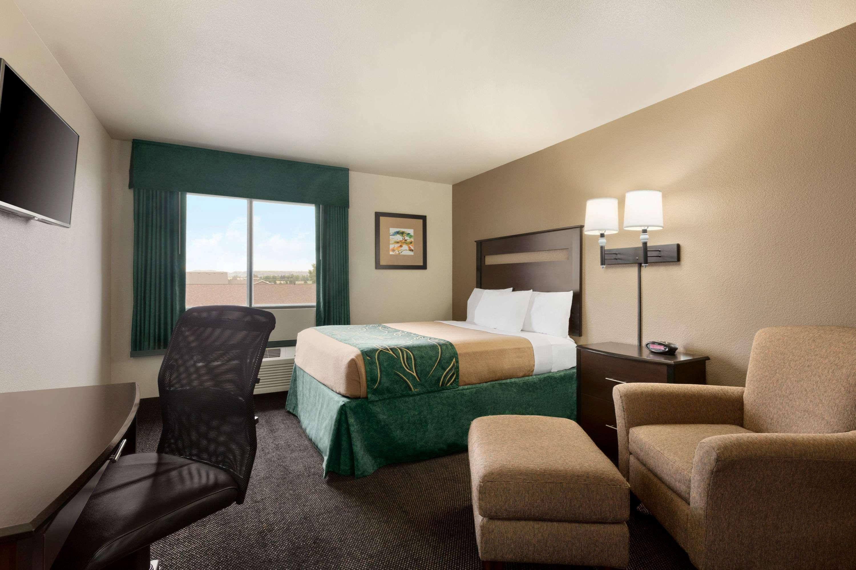 Baymont By Wyndham Glendive Hotel Exterior photo